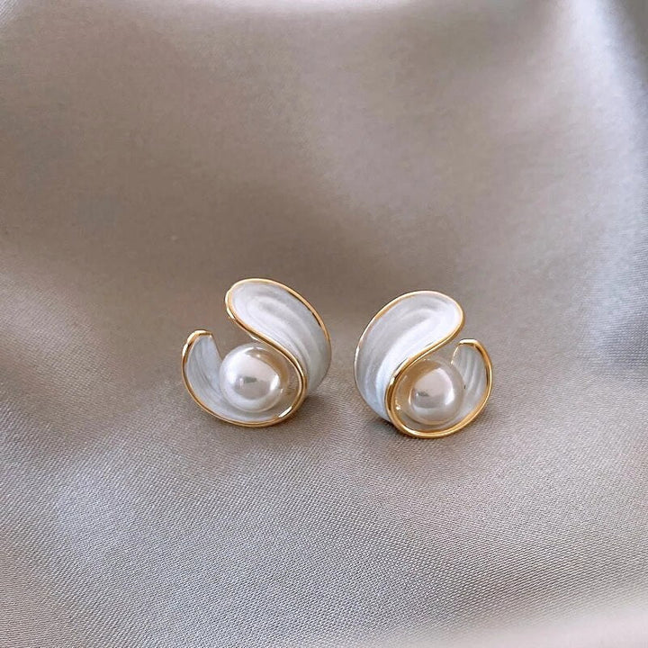 Luxurious White Opal Earrings with Pearls Gold
