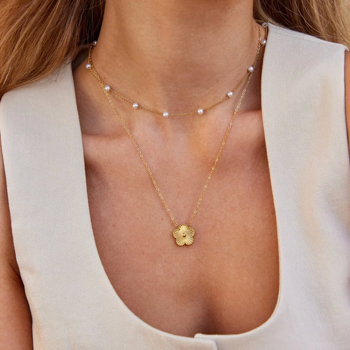 Queen Gold Pearl Necklace