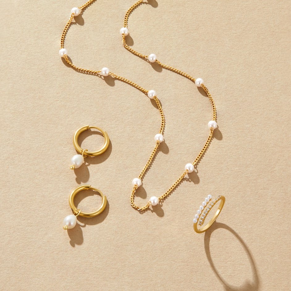 Queen Gold Pearl Necklace
